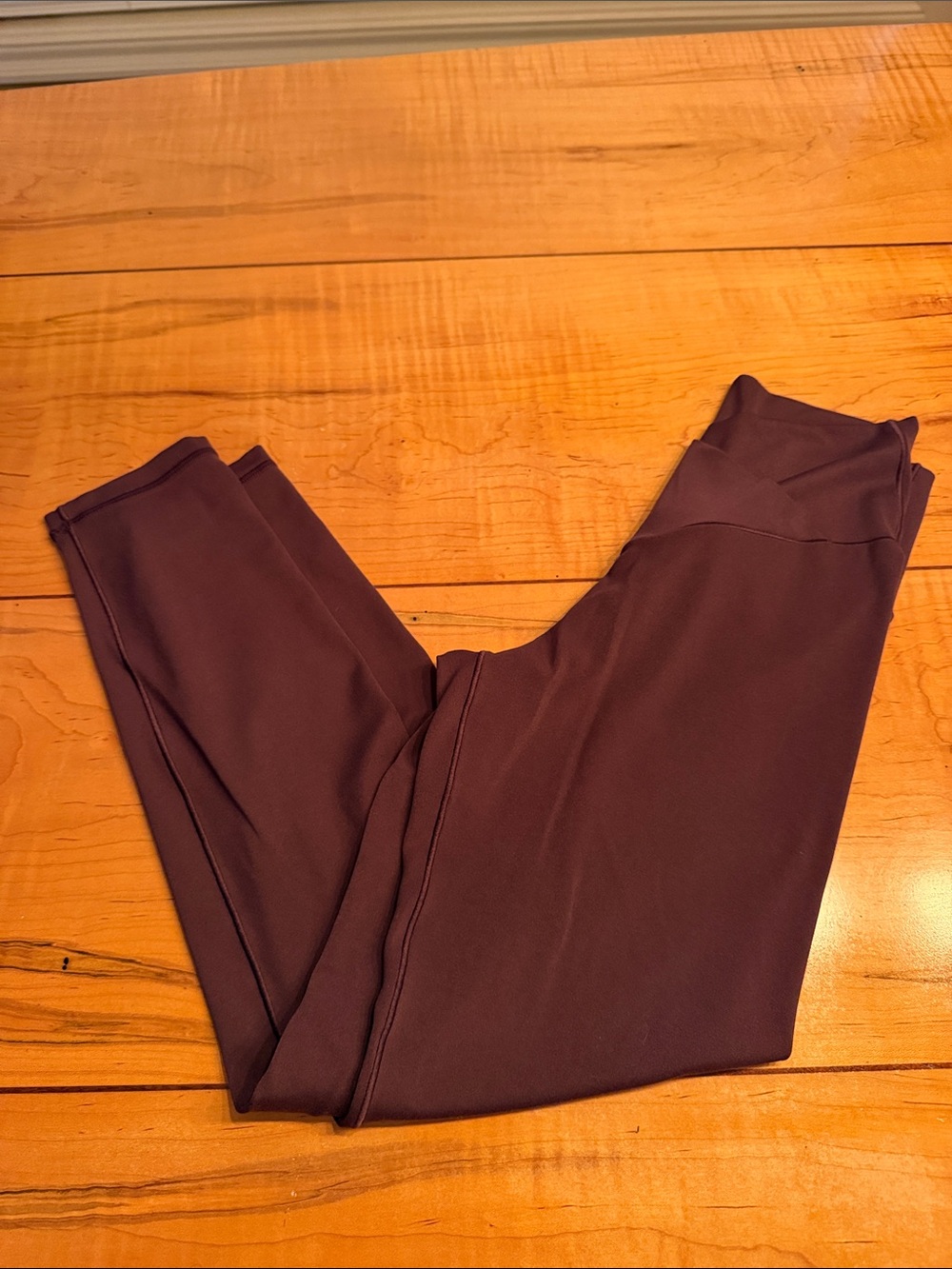 Aerie NWOT crossover leggings size medium/pretty dark purple color